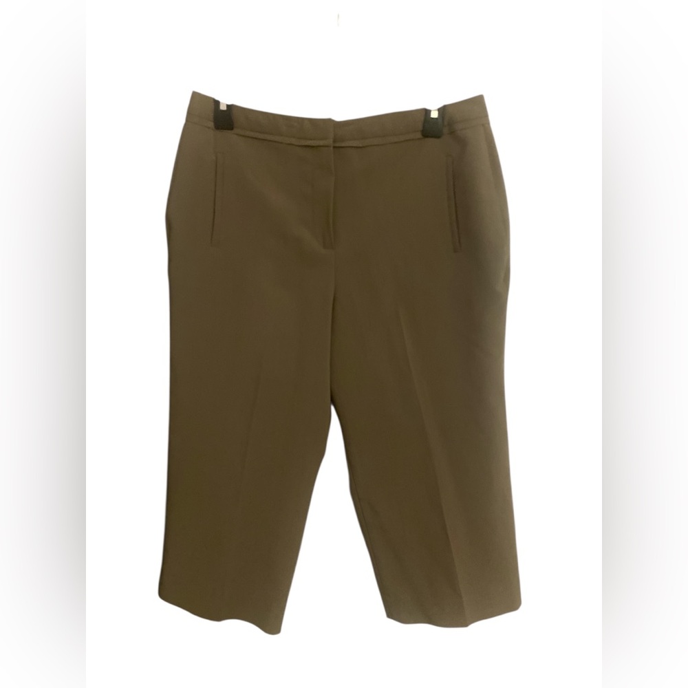 ****SALE*** Larry Levine Capris Pants 10 GUC